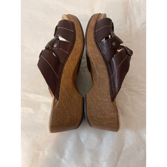 Dansko Serena Brown Leather Glower Stud Sandal Slip On women’s size 40 US 9.5-10 - Picture 3 of 7